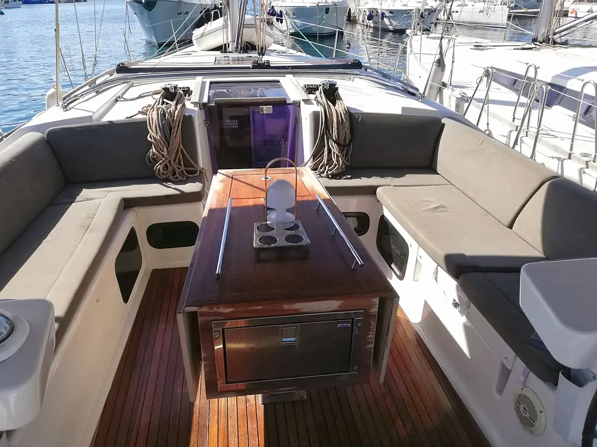 Dufour 520 GL (5 Cab.)