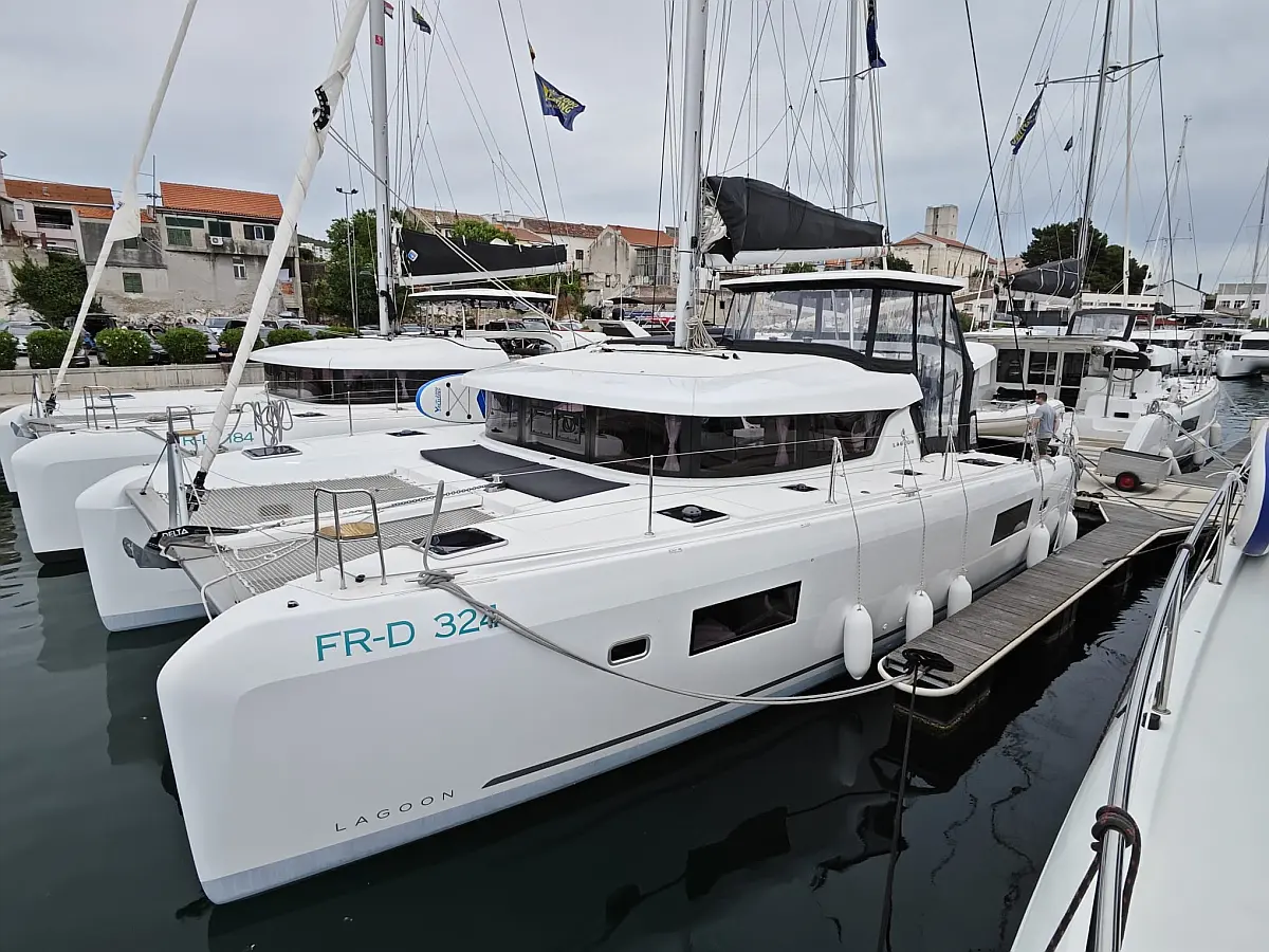 Lagoon 42